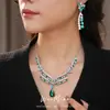 Set de Pendientes y Collar de Flor con Incrustaciones de Diamantes Vintage, Exquisita y Elegante Cadena para la Clavícula, Set de Joyería de Lujo Ligero de Nicho para Mujeres