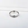 Anillo Minimalista Europeo y Americano de Acero de Titanio Biselado, Anillo Geométrico Pulido Unisex, Joyería de Gama Alta de Nicho