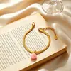 Moda Europea y Americana Colorido Colgante Redondo con 26 Letras Inglesas, Pulsera de Cadena Hueso de Serpiente Plana, Joyería de Nicho Chapada en Oro de 18 Quilates