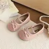 Sapatos de Couro Infantis 2026 Primavera Novo Estilo Sapatos de Princesa com Laço para Meninas Sapatos Infantis Sapatos de Couro da Moda Sapatos Individuais para Bebês Meninas