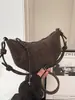 Bolso Croissant de Nicho Nuevo para Invierno 2025 para Mujer, Lindo y Casual, Bolso Cruzado Simple Tipo Dumpling para el Viaje Diario y Almacenamiento del Teléfono