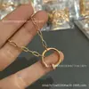 Collar de cadena gruesa estilo Cartier V-oro de alta gama con incrustaciones completas de diamantes en los extremos y diseño de cola de golondrina, chapado en oro de 18 quilates, fabricante de cadenas para clavícula