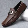 Zapatos de hombre de cuero genuino transmisión en vivo nuevo estilo 2026 zapatos de vestir británicos suela suave transpirable zapatos casuales slip-on zapatos para conducir mocasines