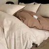 Conjunto de cama de quatro peças espessado, 100% algodão, escovado, com borda festonada para outono e inverno, incluindo lençóis de algodão puro, capa de edredom e lençol com elástico, adequado para o quarto principal para fornecer calor