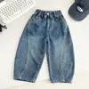 Vale do Vento 2026 Outono Novo Retrô Tendência Legal Calças Jeans Acolchoadas Infantis Versátil Solta Para Meninos Primavera e Outono Calças Longas