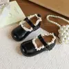 Primavera 2026 Novos Sapatos Andador para Bebê com Renda Sapatos de Princesa para Meninas Antiderrapantes Sola Macia Sapatos Mary Jane
