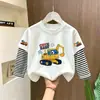 Camiseta infantil de manga comprida, novo estilo 2026, camiseta para meninos, algodão puro, estilosa, pode ser usada como camada externa, blusa falsa de duas peças