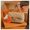 Comercio Exterior al por Mayor Bolso Nuevo Popular de Lujo Ligero de este Año Estilo Coreano Bolso Cruzado Bolso de Hombro de Moda Cuero Suave Bolso Clásico para Mujer