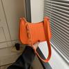 Bolso de hombro de moda para mujer, nuevo bolso cuadrado pequeño de fieltro, popular, sencillo e informal, para invierno de 2023