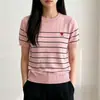 Top de punto a rayas de hilo de núcleo para mujer, nuevo estilo fino de verano, bordado chic, impresionante, hermoso, muy bonito, top pequeño para mujer