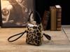 Bolso para Teléfono Móvil Niche Simple Transfronterizo para Mujer 2025 Nuevo Bolso Bandolera Versátil Exquisito Mini Bolso de Clip de Celebridad