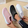 Comercio Exterior Transfronterizo Talla Grande Primavera y Otoño Nueva Moda Casual Strass Mosca Tejida Estilo Deportivo para Mujer Zapatos Casuales para Mujer en Stock