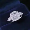 Anillo de Princesa Cuadrado de Diamante de Lujo Suministro en Vivo Femenino Anillo de Diamante de Moissanita Simulada Moda Almohada Zirconio Anillo Abierto