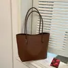 Bolsa de Viaje de Gran Capacidad Verano 2026 Nueva Bolso Tote Casual con Textura Tejida de Alto Valor Bolso de Hombro Único para Debajo del Brazo Moderno