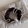 Goma para el pelo scrunchie de estilo francés, pequeña, perfumada, con borde blanco perla, elegante, versátil para moños, alta elasticidad, anillo para el pelo, accesorio para el pelo