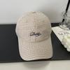 Boné de Beisebol Xadrez Fino de Primavera Moda Feminina Bordado de Letras Casual Versátil Topo Macio de Alta Qualidade Boné com Aparência Slim