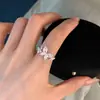 Anel de Prata Esterlina S925 Estilo Doce Celebridade da Internet Borboleta Cravejado com Diamantes para Mulheres, Anel de Dedo Indicador Ajustável de Nicho de Alta Qualidade, Empilhável e Único