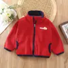 Suéter Infantil com Forro de Fleece Outono e Inverno Novo Roupa para Meninos e Meninas Blusa com Capuz Infantil Jaqueta de Fleece para Bebê