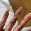 Anel de Diamante Empilhado Vintage Usado Resistente para Mulheres, Luxo Acessível, Estilo Old Money, High-End, Anel Versátil para o Dedo Indicador
