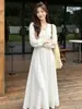 [Em Estoque] Vestido Elegante de Renda Patchwork com Gola V Torcida e Mangas Longas para Mulheres, Coleção Primavera, Vestido com Ajuste na Cintura e Saia de Corte A com Caimento