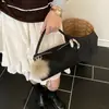 2026 Nuevo Bolso Boston Estilo Nicho con Patrón de Lichi, Bolso de Mano Versátil, Bolso Cruzado de Hombro Casual y Elegante para Mujer