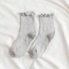Meias Femininas Novas Primavera e Verão Meias de Renda Auricularia Japonesa com Pérolas Meias de Algodão com Listras Verticais Moda Meia de Cano Médio Atacado