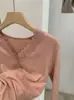 KEKEZOON T-shirt básica de manga comprida, cor sólida, com gola V e acabamento em renda, dupla face em fleece, quente e versátil 8801