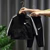 Traje de Ropa de Otoño para Niños 2025 Nueva Moda Cool y Guapo Bebé Ropa de Primavera y Otoño Celebridad de Internet Niños Tendencia Deportiva Urbana