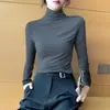 Camiseta base de cuello medio alto color café para mujer, ropa interior de otoño e invierno, nueva camiseta fina de manga larga estilo occidental para primavera y otoño 2024