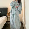 Pijama de primavera y otoño para niñas estilo coreano, cuadros azul claro con pequeño bordado floral, corte holgado, manga larga, pantalón largo, conjunto de ropa para casa