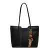 Bolso de gran capacidad para mujer 2023 Verano nuevo bolso de hombro moda bolso de trabajo para ir y venir textura color sólido tote bolso de mujer
