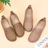 2025 Sapatos de Tecido Antigos de Pequim Sola Macia Sapatos Baixos Novos Outono Sapatos Loafer Femininos Rasos Confortáveis Sapatos para Mãe