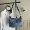 Otoño 2026 Nuevo Estilo Europeo y Americano Gran Capacidad Retro Múltiples Bolsillos Moderno Diseño de Nicho Bolso de Hombro Cruzado