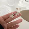 Aretes de Botón de Zirconia con Lazo de Perla Lujo Ligero Sentido de Alta Gama Moda Versátil Diseño de Arete Sentido Simple Arete de Temperamento