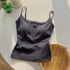 Regata henley canelada com botões para mulheres com acabamento em renda, bojo embutido, corte justo, adequada para usar em camadas ou sozinha, top de malha sem mangas