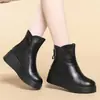 Botas Martin grossas com forro de fleece para outono e inverno femininas, novas e populares Botas Chelsea da moda 2026, emagrecedoras e que aumentam a altura, botins de couro macio