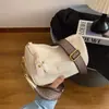 Bolsa transversal com alça de ombro larga feminina 2026 nova popular moda bolsa de ombro único toque de luxo retrô para o dia a dia