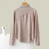 Camiseta de manga larga de terciopelo cálido con costuras de moda, cuello semi alto, ajustada, base elegante y versátil, para otoño e invierno