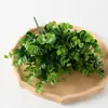 Follaje Artificial con 7 Ramas y 49 Hojas de Eucalipto, Adecuado para Decoraciones de Bodas y Muebles, con un Toque de Bosque de Alta Gama