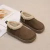 Botas de Nieve Integradas de Piel de Oveja y Lana con Suela Gruesa para Niños 2025 Nuevo Estilo Invierno Cálidas Versátiles Feas-Bonitas Adorables Antideslizantes Zapatos de Algodón