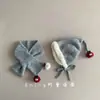 Lindo Conjunto de Gorro y Bufanda de Protección Auditiva de Bola de Carbón para Niños y Niñas, Gorro de Corbata Grueso Cálido de Felpa para Otoño e Invierno