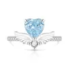 Anillo de Alas de Ángel con Forma de Corazón Cortado Flor de Hielo de Piedra Preciosa de Color de Venta Caliente en Transmisión en Vivo, Anillo de Alas con Forma de Corazón de Diamante de Alto Carbono Galvanizado en Oro Real
