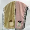 Toalla Facial Linda, Set de Tres Piezas de Toalla de Baño para Dormitorio de Estudiantes, Modelo Nuevo 2026, Coral Fleece Sin Algodón, Absorbente para Bañarse