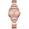 Relógio moderno com pulseira de aço, popular relógio feminino de comércio exterior, fabricante atacadista, simples relógio de pulso de quartzo estilo coreano para mulheres com pulseira de aço inoxidável