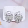 Nuevos Exquisitos Pendientes de Perla y Circonita Moda Diseño de Nicho Pendientes para Mujer Sentido de Alta Gama Explosivo Elegantes Pendientes de Lujo Ligero