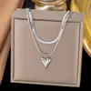 [Collar de Acero de Titanio Dorado + Color Acero] Moda de Lujo Ligero para Mujer El Más Fácil de Combinar Cadena para Clavícula Collar de Amor de Nicho de Gama Alta