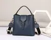 Bolso Cubo de Moda Bolso de Piel Genuina para Mujer 2026 Modelo Nuevo Bolso de Mano de Piel de Vaca de Primera Capa Bolso Cruzado de Hombro Versátil 6021