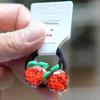 Nuevos y lindos pendientes de estudiante de moda para niños con purpurina roja, clip de oreja de amor sin perforación, joyería de oreja de fresa
