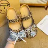 Accesorios para Zapatos de Ballet Estilo Little Red Book con Estampado de Leopardo, Estrella de Cinco Puntas de Peluche, Decoración de Hebilla para Zapatos de Agujero Gato Kt, DIY