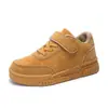 Tênis de skate resistente ao desgaste 2026 tênis esportivos alunos do ensino fundamental ano novo casual crianças superfície de couro meninos 6-12 sapatos infantis sapatos brancos pequenos